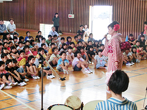 スクールコンサート　in　五島市立本山小学校