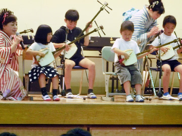 スクールコンサート in 対馬市立東小学校