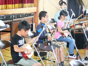 スクールコンサート in 対馬市立西小学校