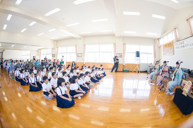 スクールコンサート in 対馬市立豆酘（つつ）小学校