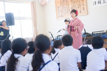 スクールコンサート in 対馬市立豆酘（つつ）小学校