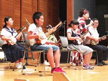 学校と地域を結ぶコンサート in 小林市立須木小学校・中学校