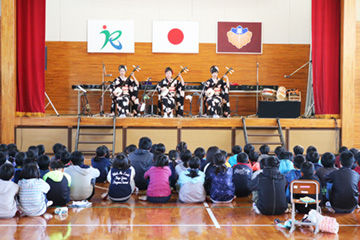 スクールコンサート in 小林市立栗須小学校