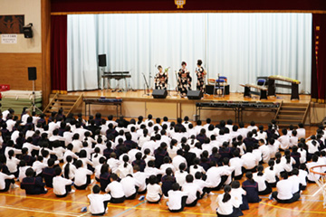 スクールコンサート in 日向市立財光寺中学校