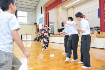 学校と地域を結ぶコンサート in 西都