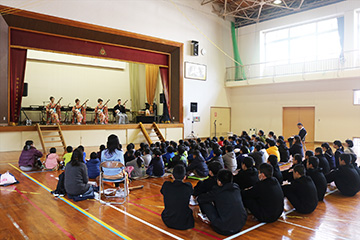 学校と地域を結ぶコンサート in 西米良村