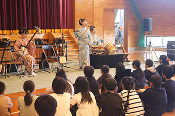 学校と地域を結ぶコンサート in 高千穂町立押方小学校