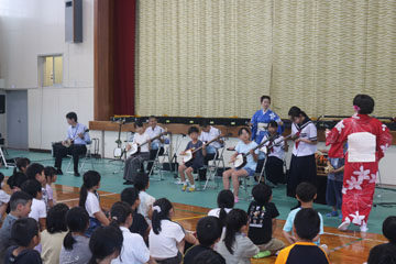 学校と地域を結ぶコンサート in 新富町立上新田学園