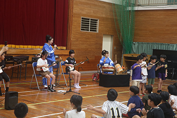 スクールコンサート in 日南市立潟上小学校